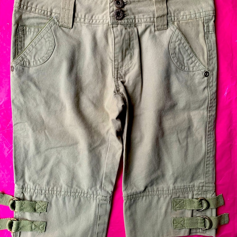 Jeanie Bleu girls size 7 Capri pants.